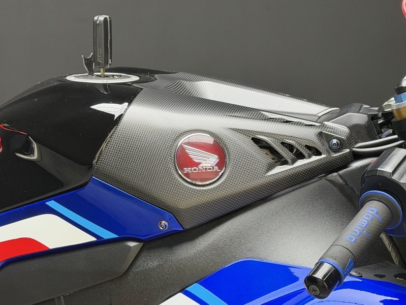 二手本田CBR 1000 RR-R