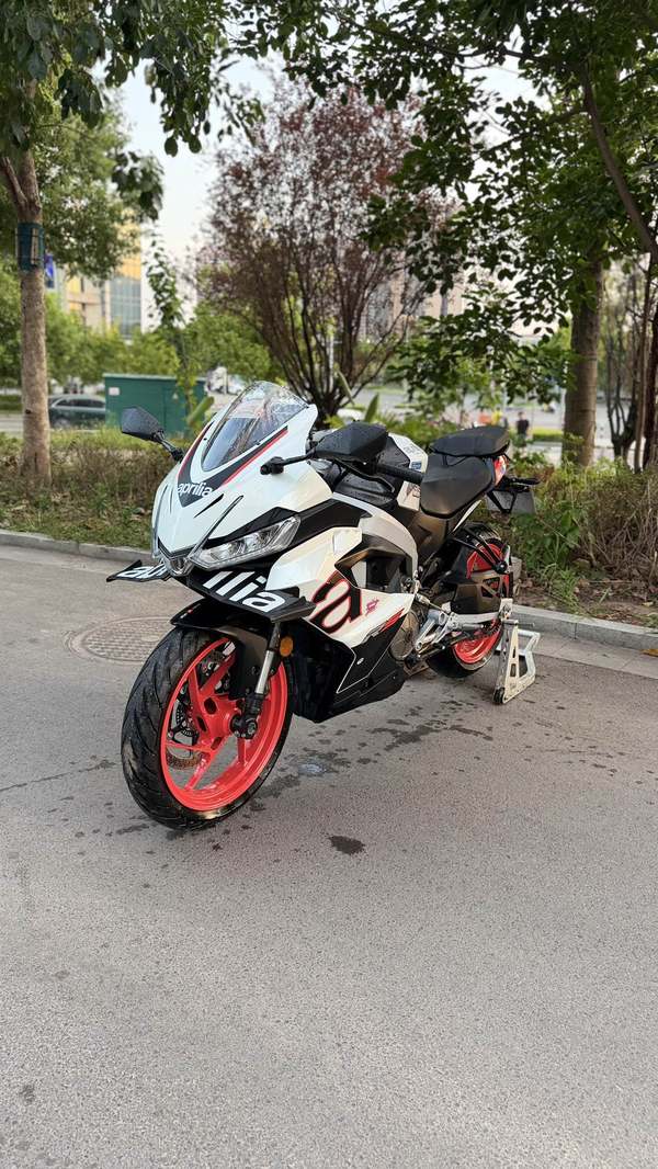 二手阿普利亚RS 457