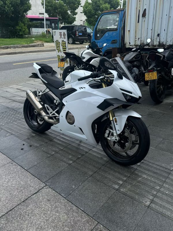 二手张雪机车500RR
