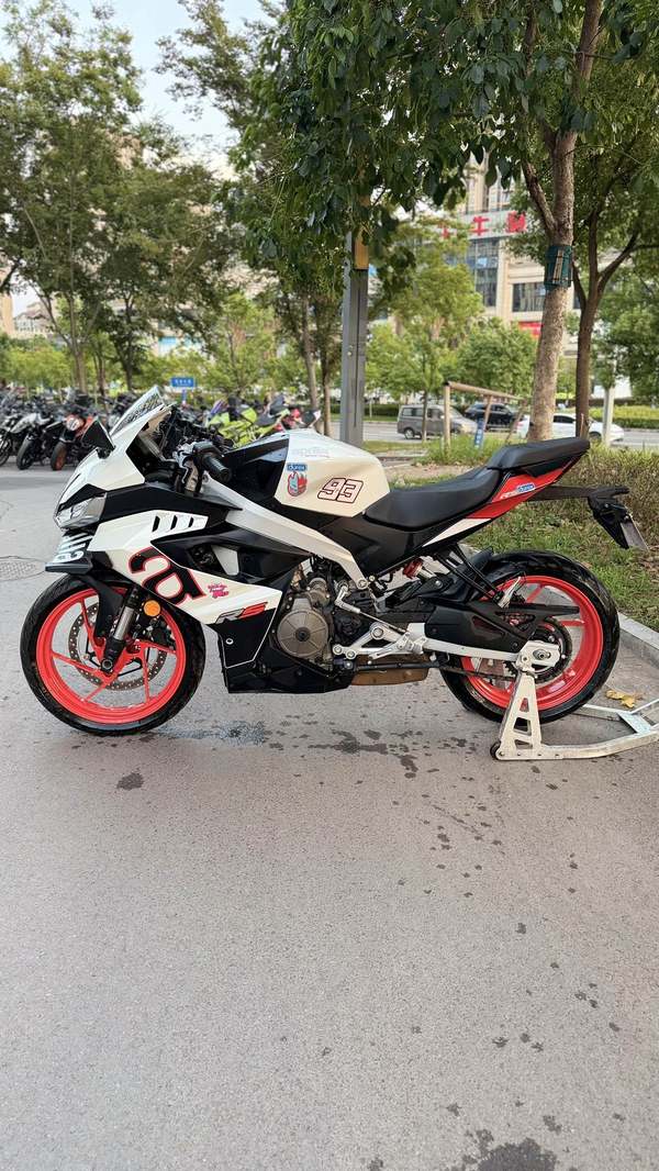 二手阿普利亚RS 457