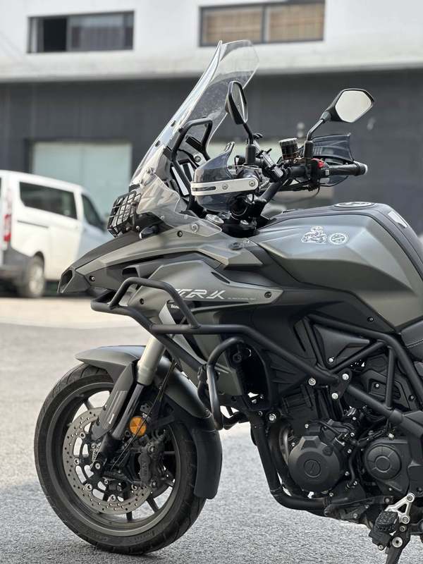 二手贝纳利金鹏 TRK502