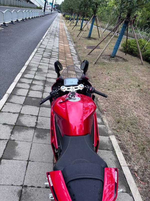 二手张雪机车820RR