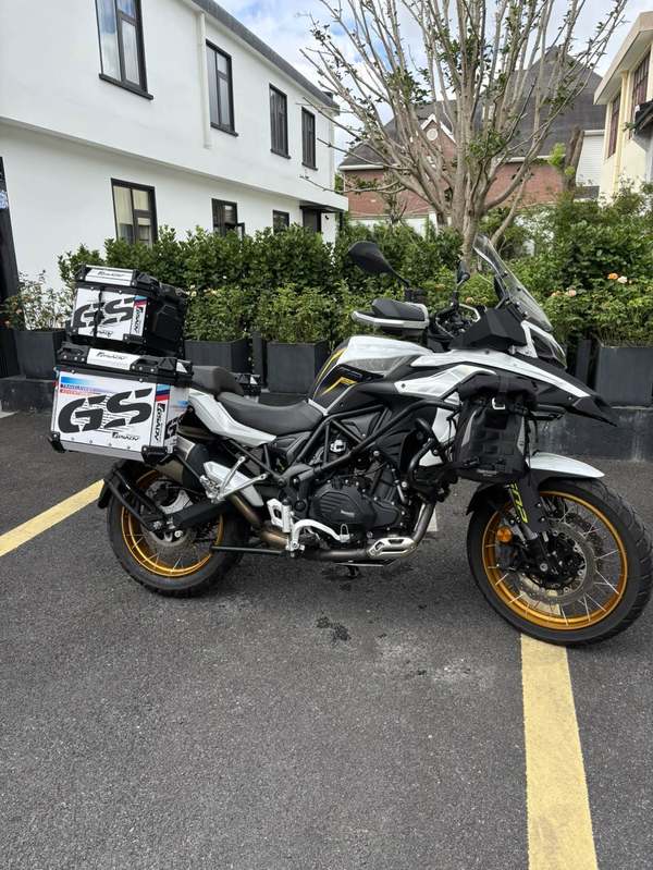 二手贝纳利金鹏 TRK502