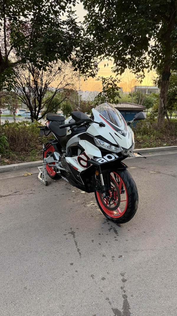 二手阿普利亚RS 457