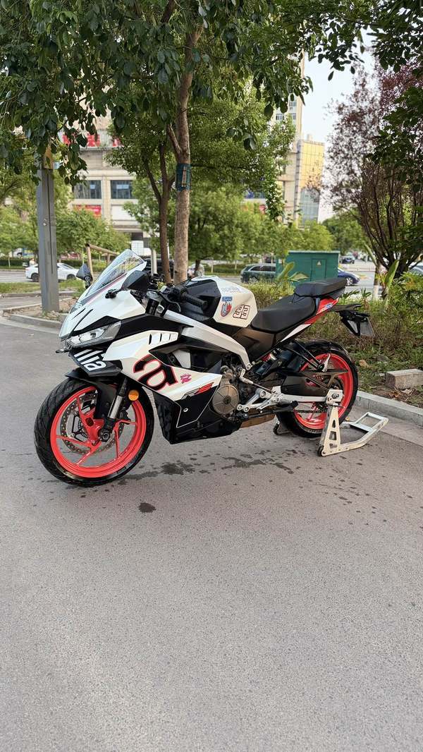 二手阿普利亚RS 457