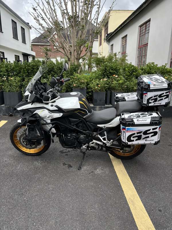 二手贝纳利金鹏 TRK502