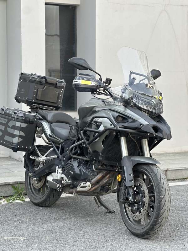 二手贝纳利金鹏 TRK502