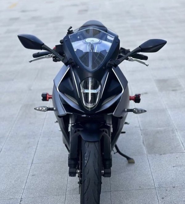 二手贝纳利龙卷风 Tornado 302R
