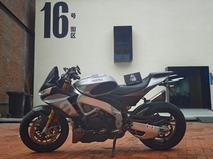 二手阿普利亚Tuono V4