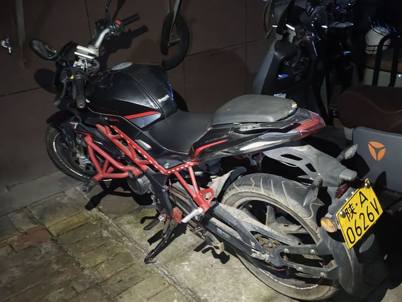 二手贝纳利红宝龙 TNT150i