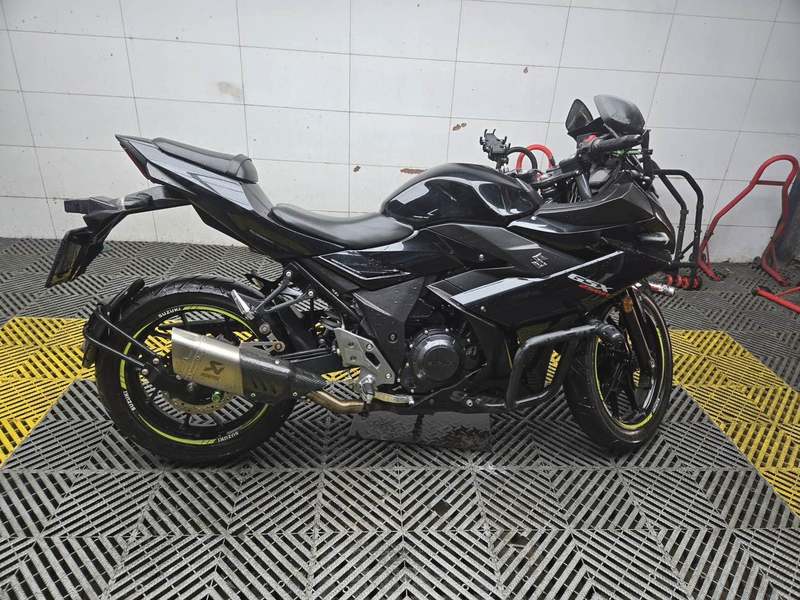 二手豪爵铃木GSX250R