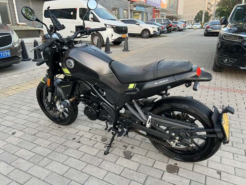 二手贝纳利幼狮 Leoncino 250