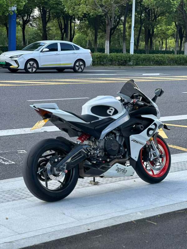 二手阿普利亚RS 660 