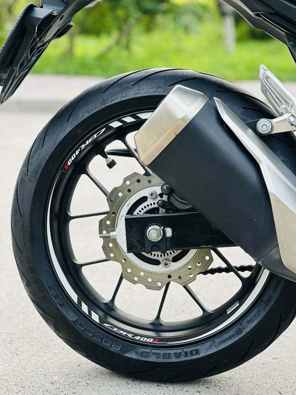 二手本田CBR400R