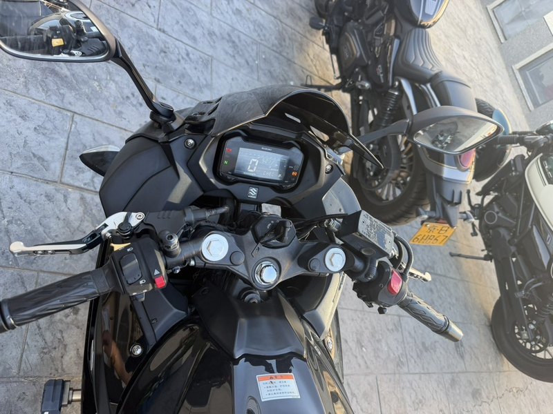 二手豪爵铃木GSX250R