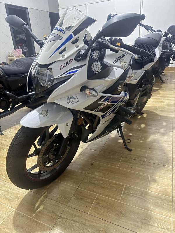二手豪爵铃木GSX250R