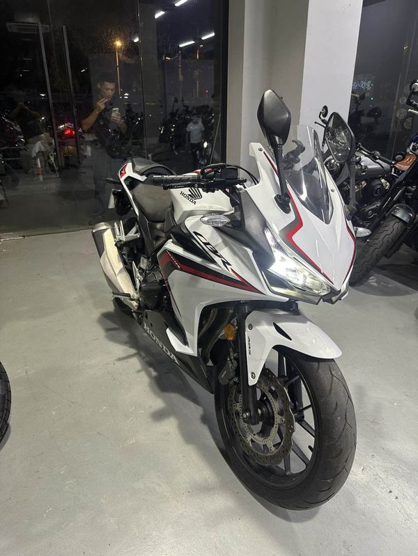 二手本田CBR400R