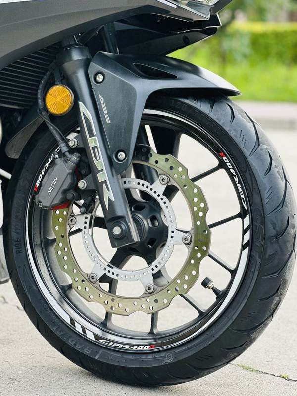 二手本田CBR400R