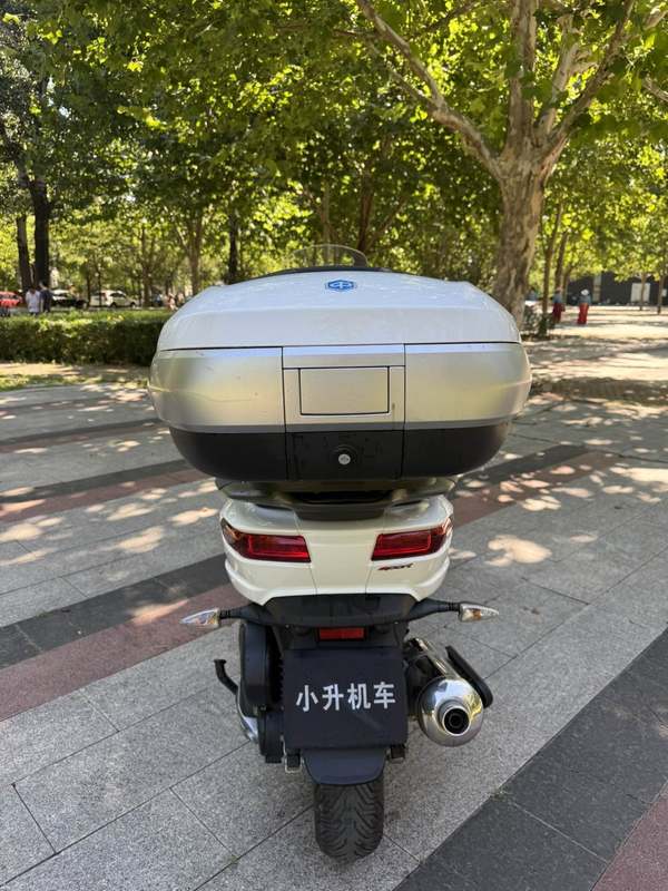 二手比亚乔MP3 500