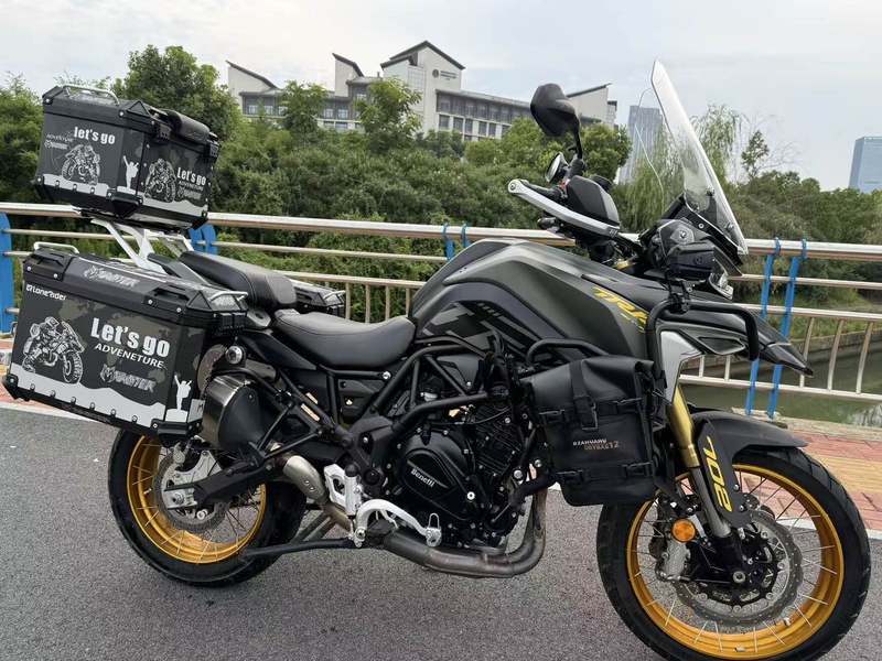 二手贝纳利TRK702