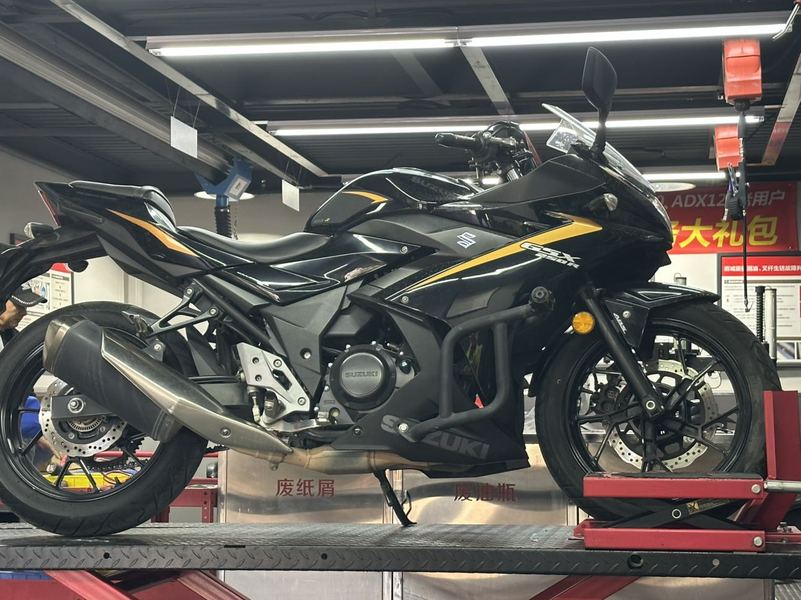 二手豪爵铃木GSX250R