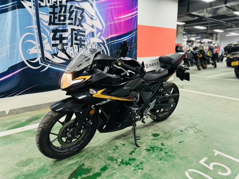 二手豪爵铃木GSX250R