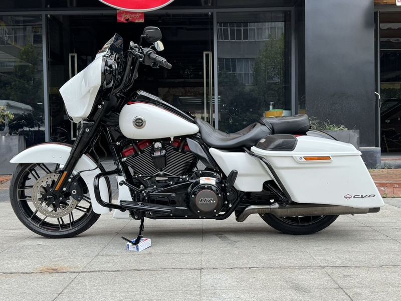 二手哈雷戴维森大道滑翔 Street Glide