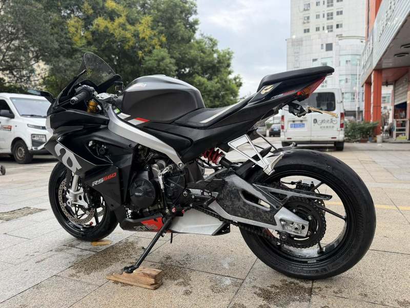 二手阿普利亚RS 660 