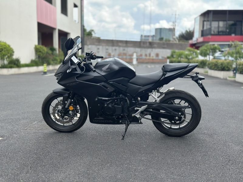 二手本田CBR400R