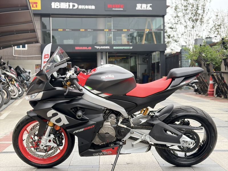 二手阿普利亚RS 660 