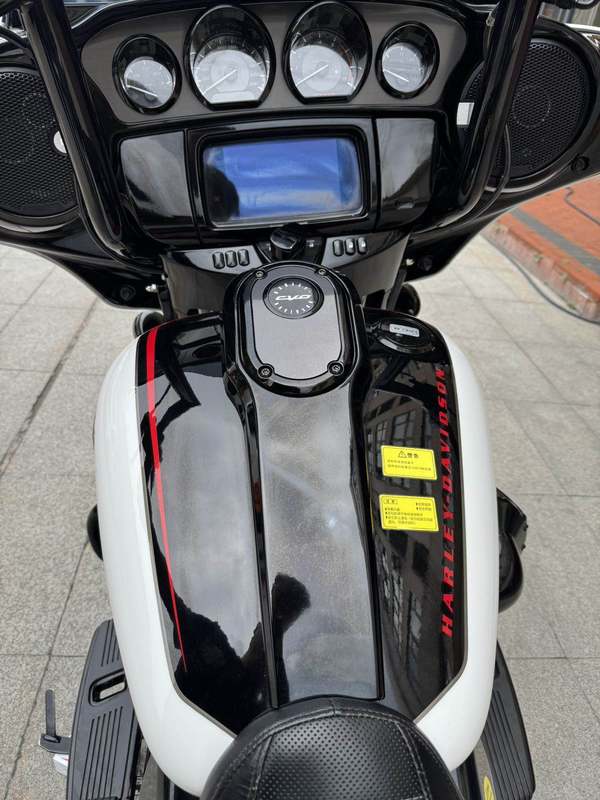 二手哈雷戴维森大道滑翔 Street Glide