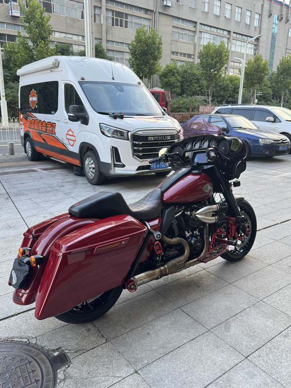 二手哈雷戴维森大道滑翔 Street Glide