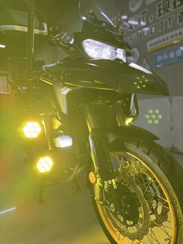 二手贝纳利TRK702