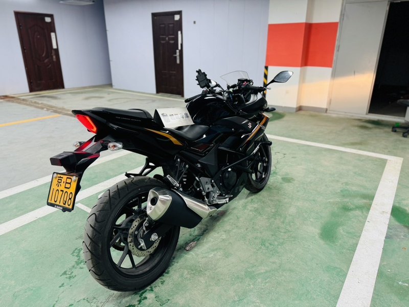 二手豪爵铃木GSX250R