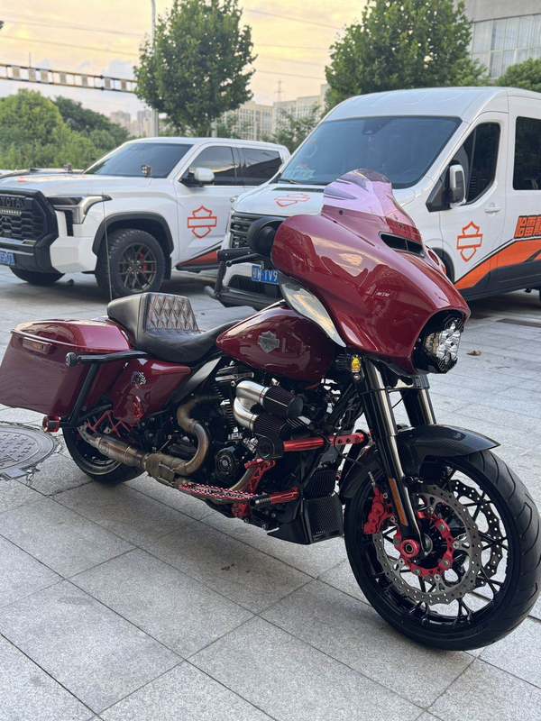 二手哈雷戴维森大道滑翔 Street Glide