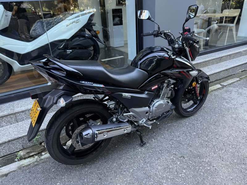 二手豪爵铃木骊驰 GW250