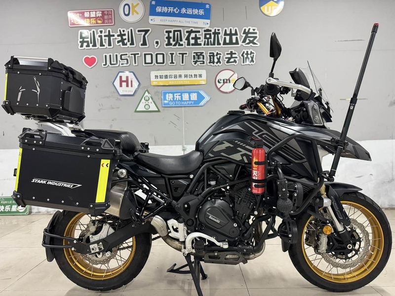 二手贝纳利TRK702