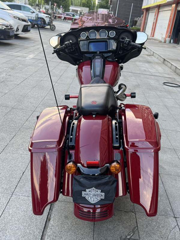 二手哈雷戴维森大道滑翔 Street Glide