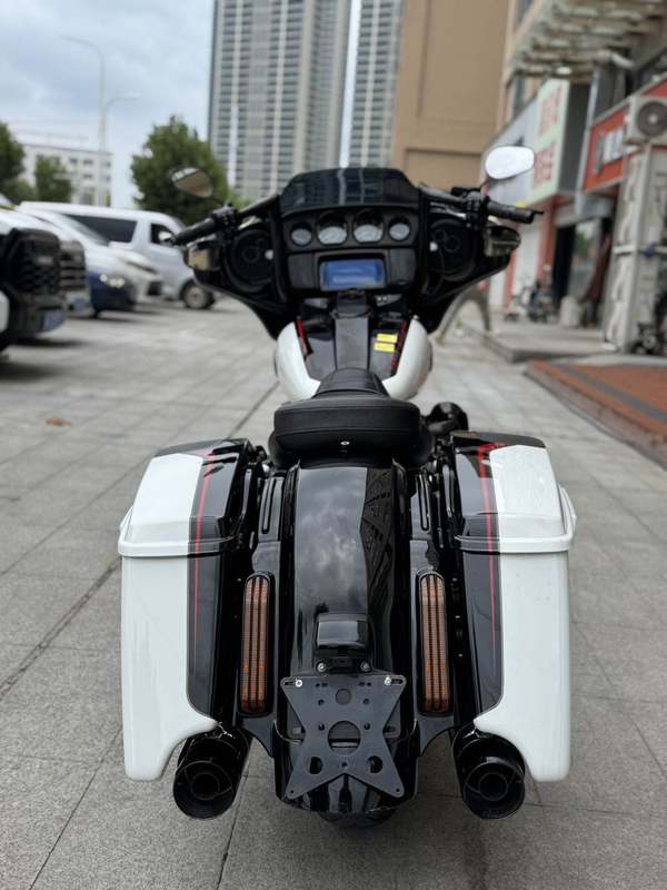 二手哈雷戴维森大道滑翔 Street Glide