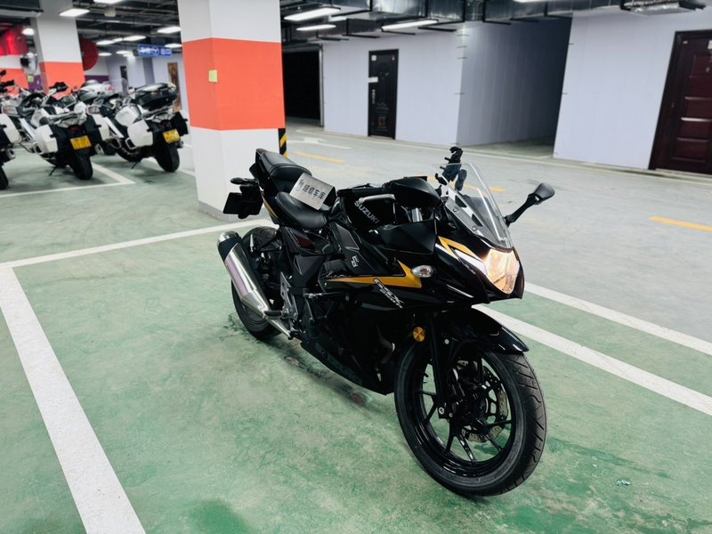 二手豪爵铃木GSX250R
