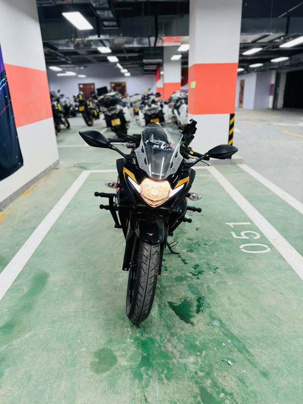 二手豪爵铃木GSX250R