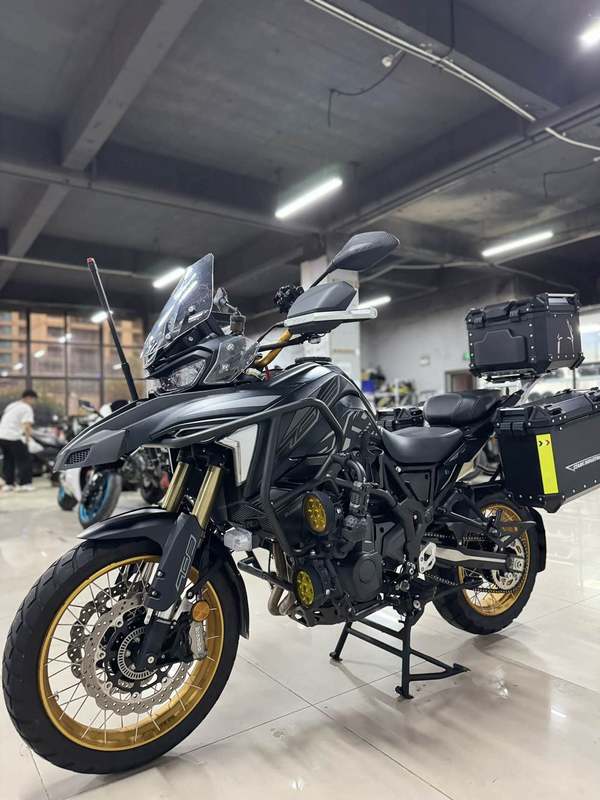 二手贝纳利TRK702