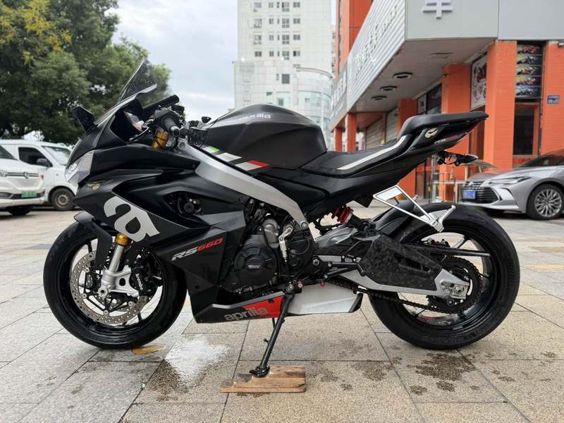 二手阿普利亚RS 660 