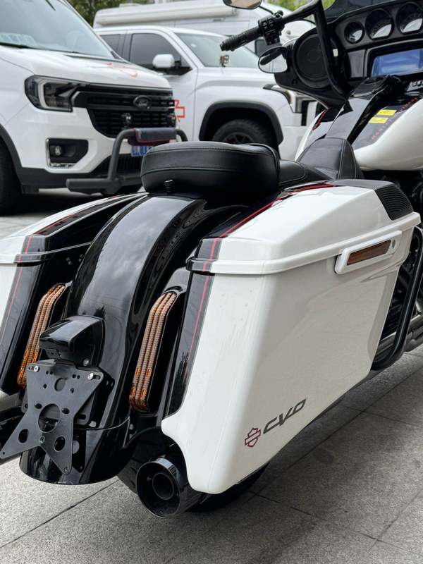 二手哈雷戴维森大道滑翔 Street Glide