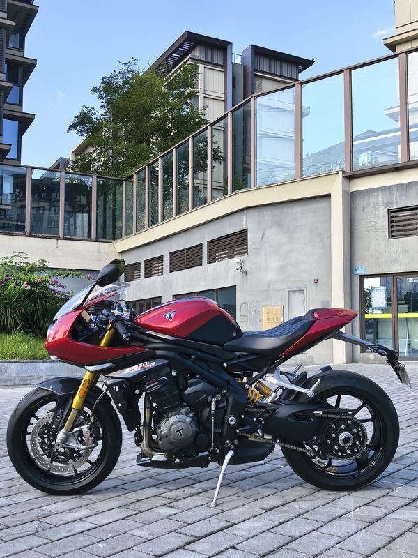 二手凯旋Speed Triple 1200 RR