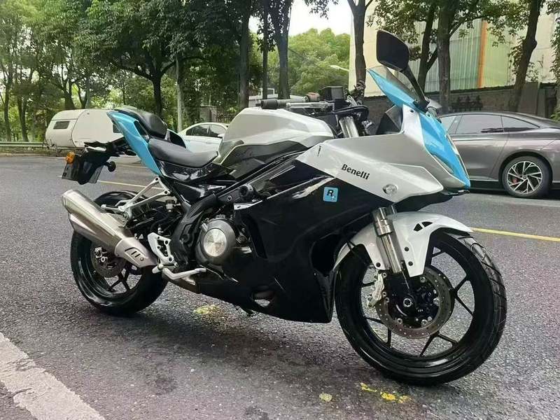二手贝纳利龙卷风 Tornado 302R