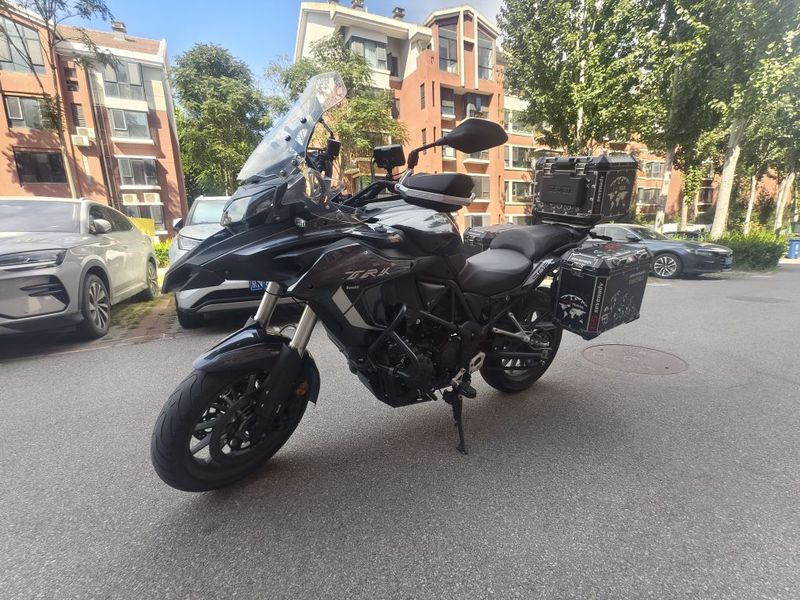 二手贝纳利金鹏 TRK502