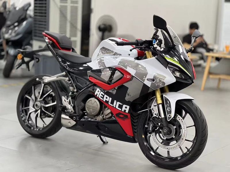 二手QJMOTOR赛250