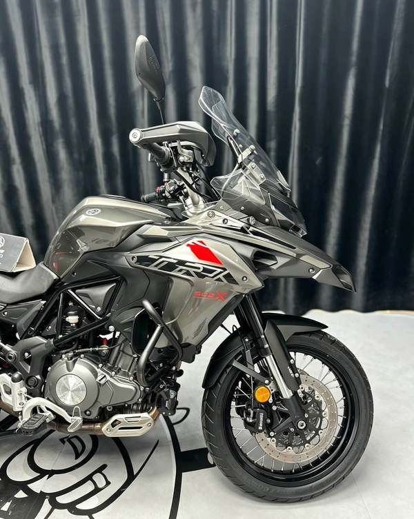 二手贝纳利金鹏 TRK502