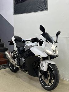 二手贝纳利龙卷风 Tornado 302R